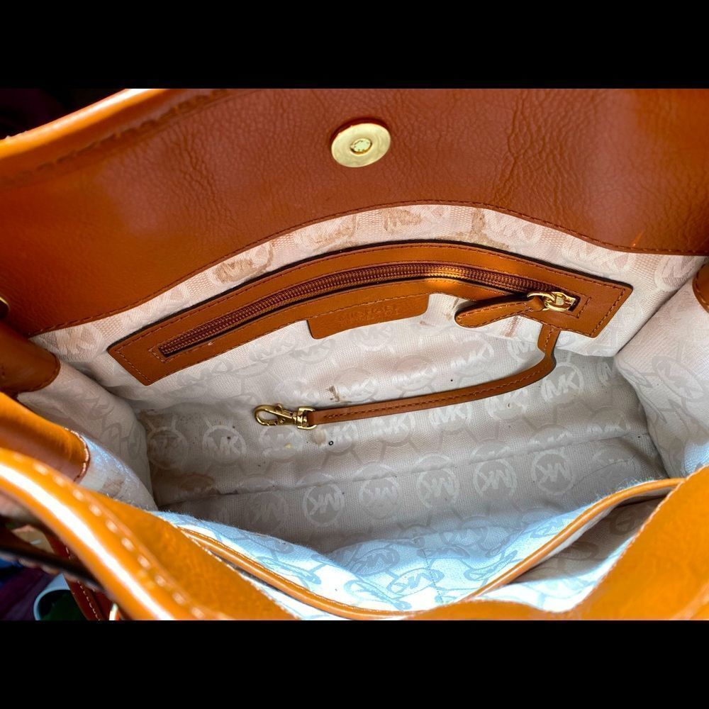 MICHAEL KORS HANDBAG - Picture 12 of 14